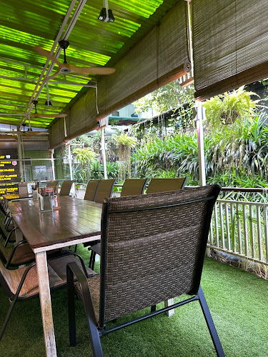 Lucky Saigon Café - Hospitality and gastronomy