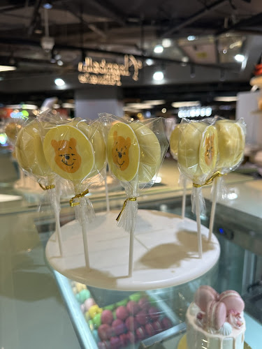 Opinii despre Annabella Patisserie Macaron Causeway Point în Singapore - Hospitality and gastronomy