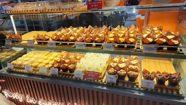 Opinii despre Butter & Cream Bakery (White Sands) în Singapore - Hospitality and gastronomy