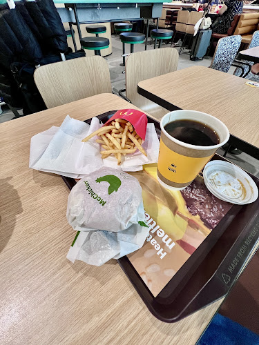 Opinii despre McDonald's Jewel în Singapore - Hospitality and gastronomy