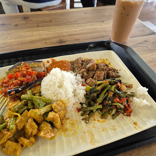 Opinii despre Coba Coba (Nasi Ambeng) în Singapore - Hospitality and gastronomy