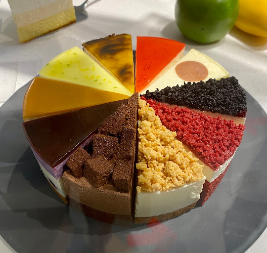 Cat & the Fiddle Cakes - Junction 8 - Singapore