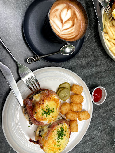 Symmetry - Hospitality and gastronomy