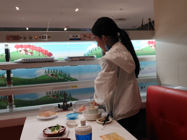 Comentarii opinii despre Genki Sushi Waterway Point