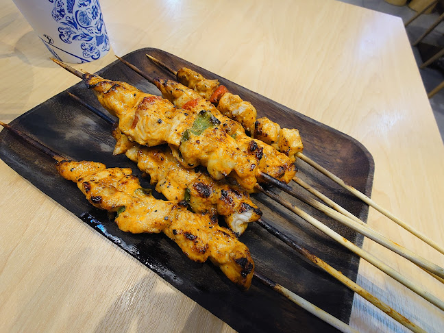 Comentarii opinii despre Western Mahua 西部马华中华第一面