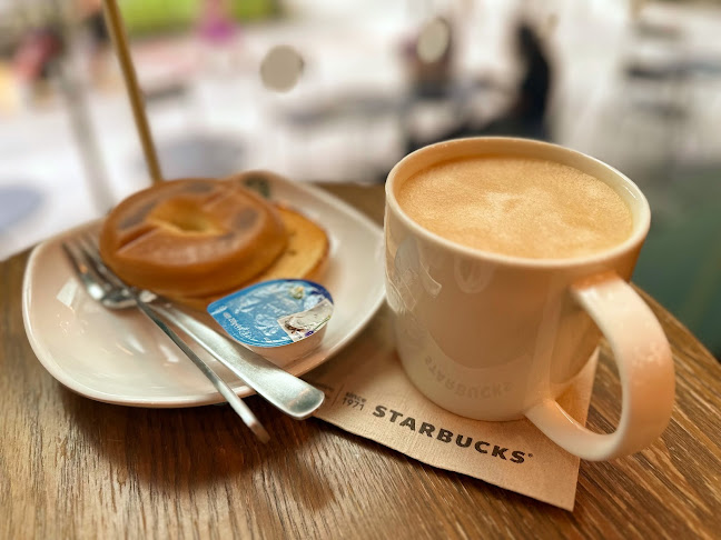 Comentarii opinii despre Starbucks City House