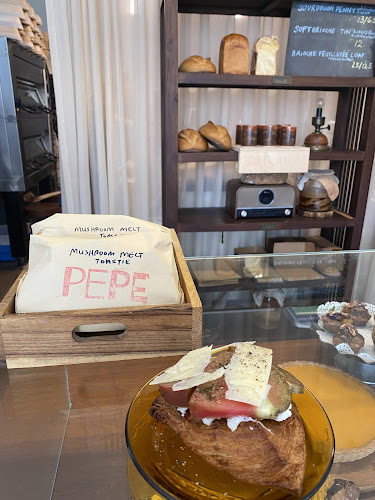 Opinii despre Pelle and Pepe Bread în Singapore - Hospitality and gastronomy