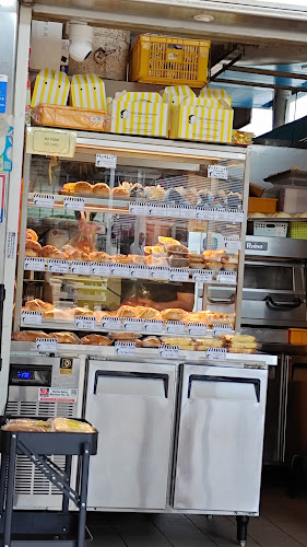 E&S Bakery House - Singapore