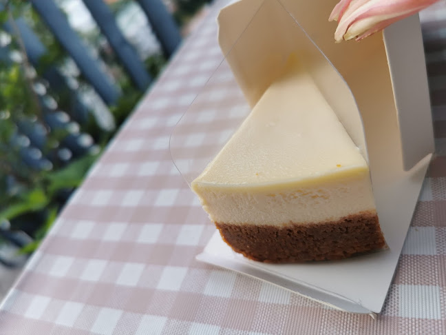 Cat & the Fiddle Cakes - Junction 8