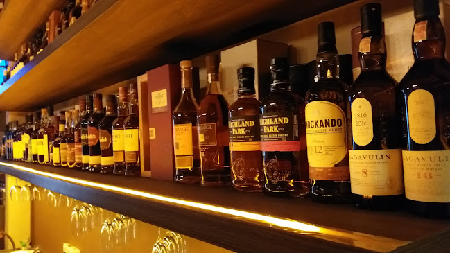 Tom, Dick & Hillary's - Hospitality and gastronomy