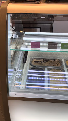 Escapade Vegetarian Cafe - Hospitality and gastronomy