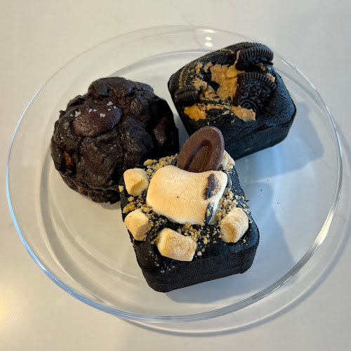 Opinii despre Whiskdom Cookies and Brownies @ FYP Orchard Central în Singapore - Hospitality and gastronomy