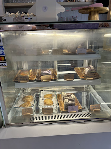 Opinii despre Cafe Lilac by Whisking Bakes în Singapore - Hospitality and gastronomy