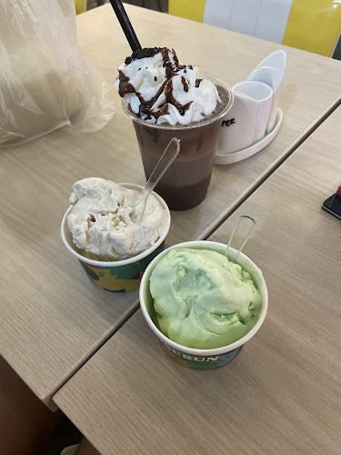 3 Gateway Dr, Singapore 608532