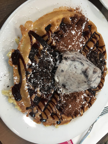 Geláre Bugis+ - Hospitality and gastronomy