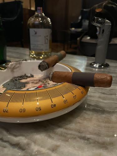 Opinii despre Capitol Cigar & Whisky Lounge by Quaich Bar în Singapore - Hospitality and gastronomy