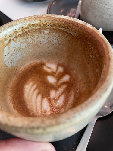 Comentarii opinii despre HOUSE DOWNSTAIRS