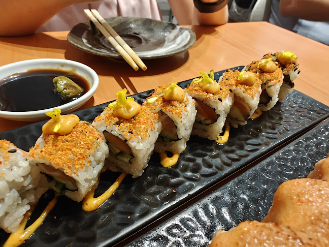 Standing Sushi Bar - Singapore