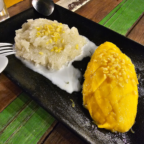 Warm Up Cafe @Mackenzie Road - Singapore