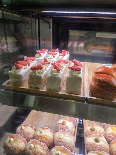 Puffs And Peaks Bakery - Hospitality and gastronomy