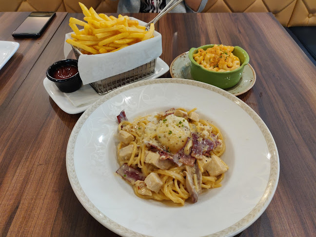 1 HarbourFront Walk, #01 - 175 / 176 / 177, Singapore 098585