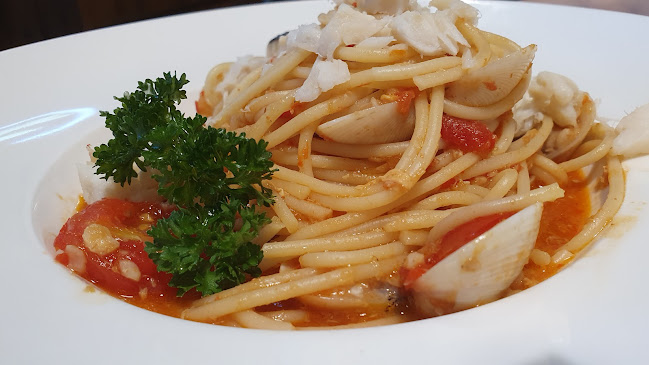 Buddy Hoagies Café & Grill (Waterway Point) - Singapore