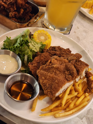 COLLIN'S® Tampines 1 - Hospitality and gastronomy