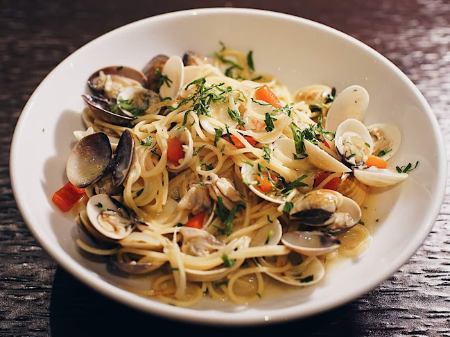 Bruno's Pizzeria & Grill Katong - Hospitality and gastronomy