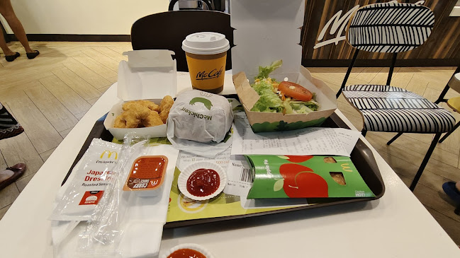 McDonald's Hougang Street 21 - Hospitality and gastronomy