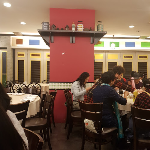 Straits Chinese Nonya Restaurant 土生坊正宗娘惹餐馆 (1953) - Hospitality and gastronomy