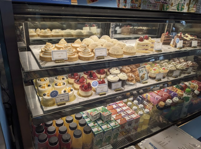 Pullman Bakery Jurong East - Hospitality and gastronomy