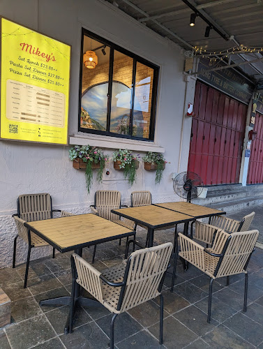 Mikey's Taverna - Hospitality and gastronomy