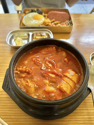 1 W Coast Dr, #01-84, Singapore 128020