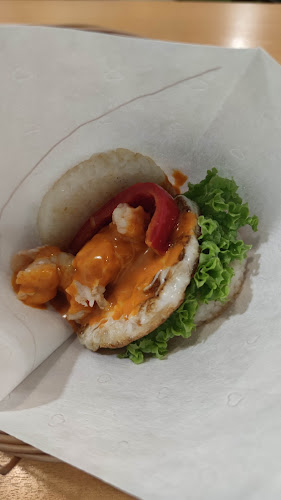 MOS Burger - White Sands - Hospitality and gastronomy