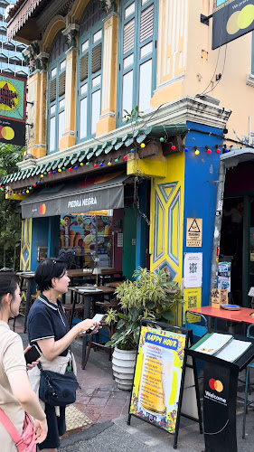 Comentarii opinii despre Good Luck - The Best of Singapore Craft Beers (Bugis - Haji Lane)