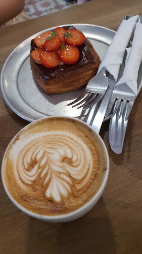 63 E Coast Rd, #01-06, Singapore 428776