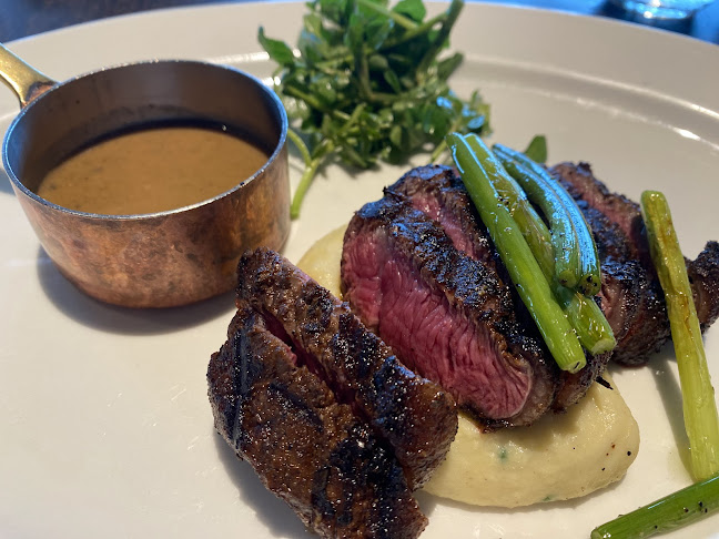 Wooloomooloo Steakhouse Singapore - Hospitality and gastronomy