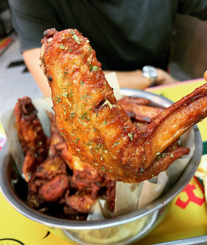 Cuscaden Bar & Bistro - Hospitality and gastronomy