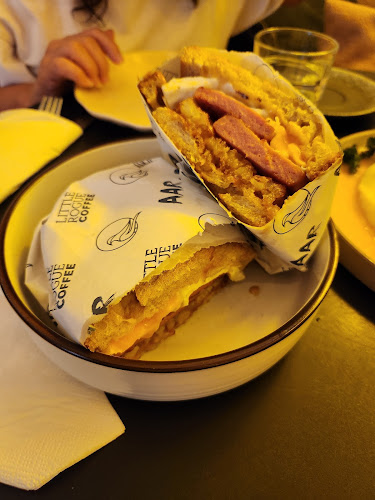 Opinii despre Little Rogue Coffee în Singapore - Hospitality and gastronomy