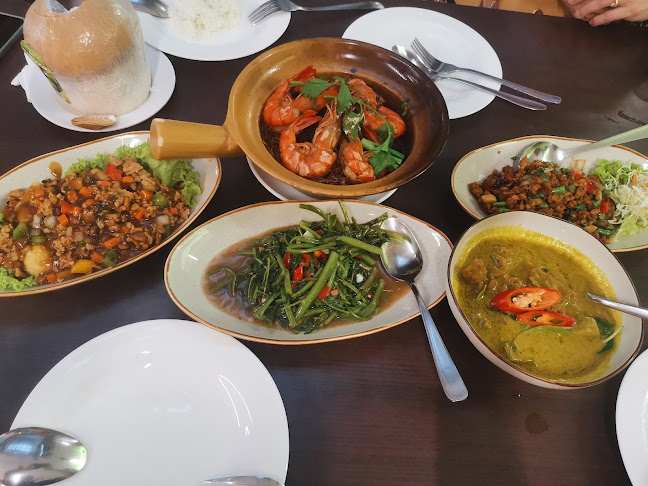 Lotus Thai Singapore - Hospitality and gastronomy