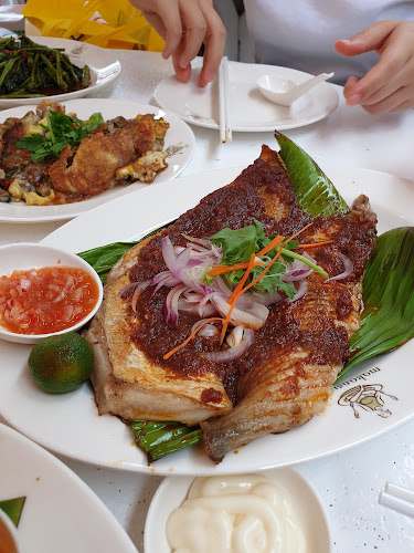 Makansutra Gluttons Bay - Hospitality and gastronomy