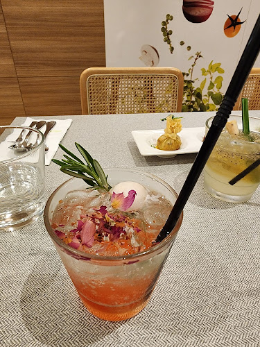 Opinii despre elemen 元素 în Singapore - Hospitality and gastronomy