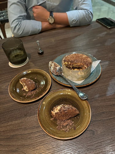 33 Hongkong St, Singapore 059672