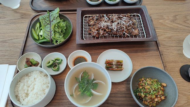 Na Oh - Hospitality and gastronomy