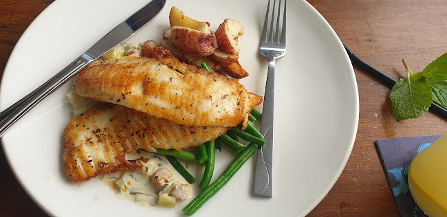 Comentarii opinii despre The Queen & Mangosteen