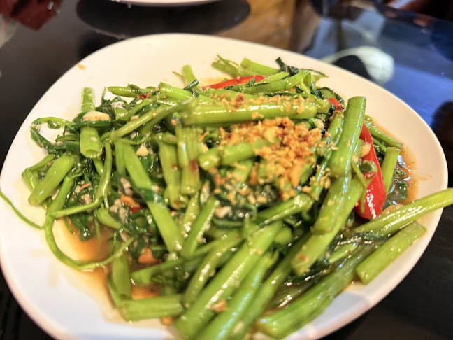 Naowarat Thai Cuisine - Hospitality and gastronomy