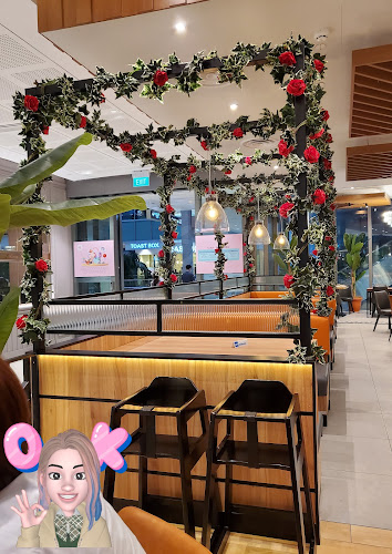 3 Gateway Dr, #02-28 Westgate, Singapore 608532