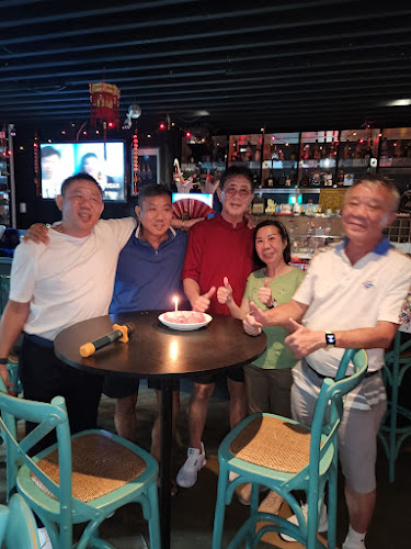 Blueberry Hill Pub & Cafe