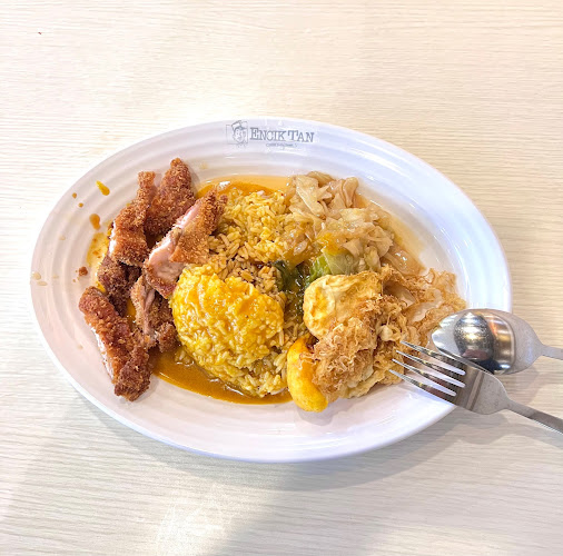 Comentarii opinii despre Encik Tan