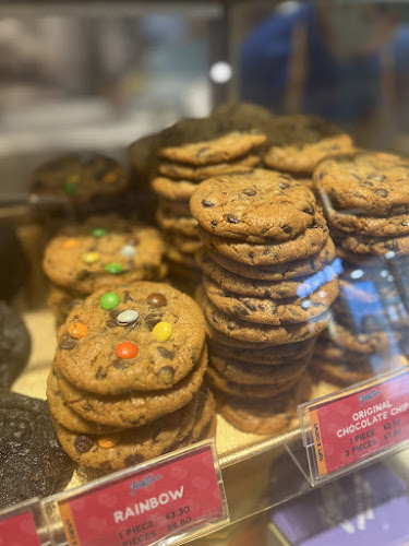 Opinii despre Famous Amos Wisma Atria în Singapore - Hospitality and gastronomy